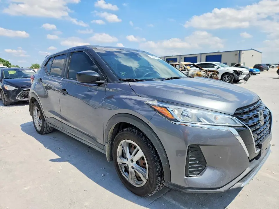 2021 NISSAN KICKS S  