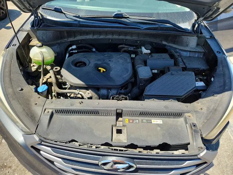 2017 HYUNDAI TUCSON SE  
