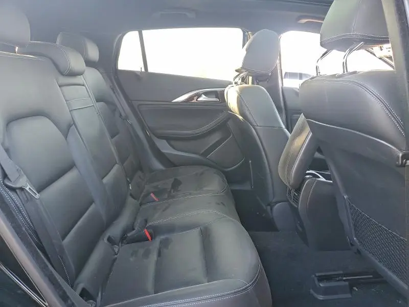 2017 INFINITI QX30 BASE  