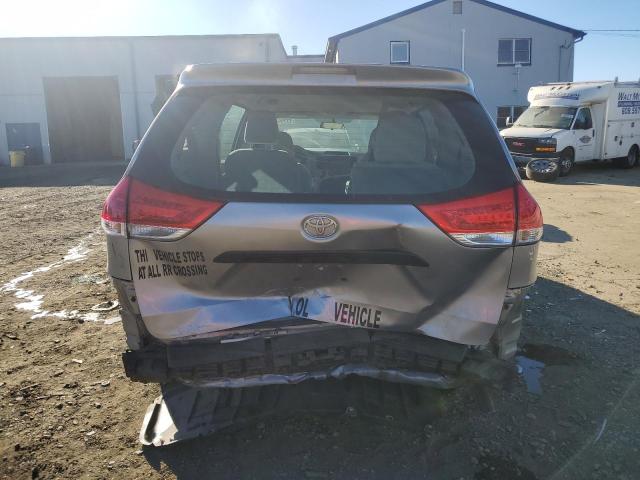 2013 TOYOTA SIENNA 