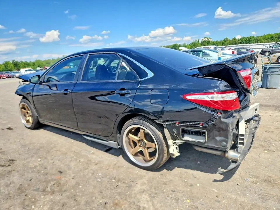 2016 TOYOTA CAMRY SE  