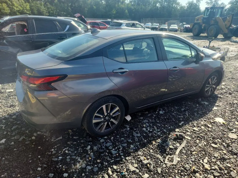 2021 NISSAN VERSA SV  
