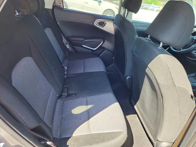2023 KIA SOUL LX  