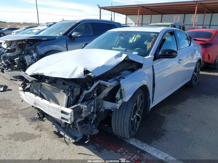 2023 NISSAN ALTIMA SR FWD