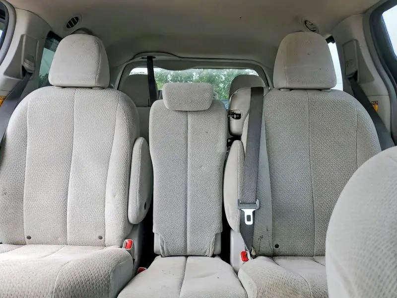 2014 TOYOTA SIENNA LE  