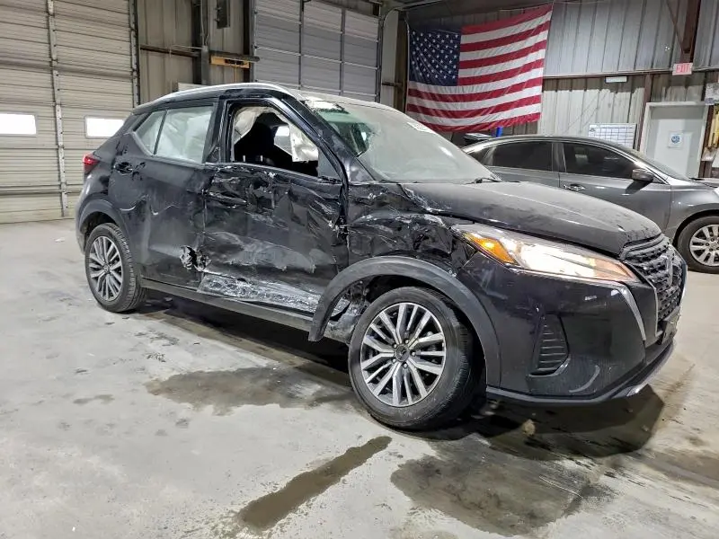 2021 NISSAN KICKS SV  