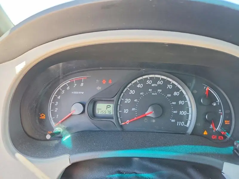 2012 TOYOTA SIENNA LE  