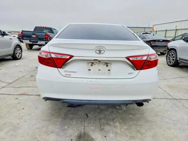 2015 TOYOTA CAMRY SE  