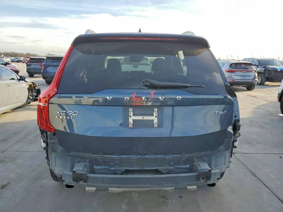 2018 VOLVO XC90 T6  