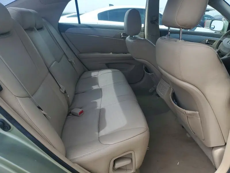 2010 TOYOTA AVALON XL  