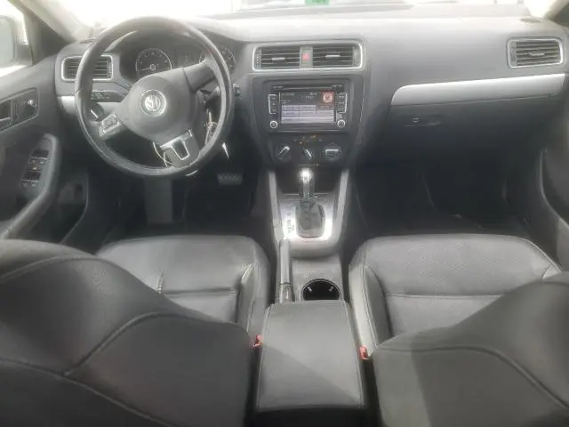 2013 VOLKSWAGEN JETTA SE  