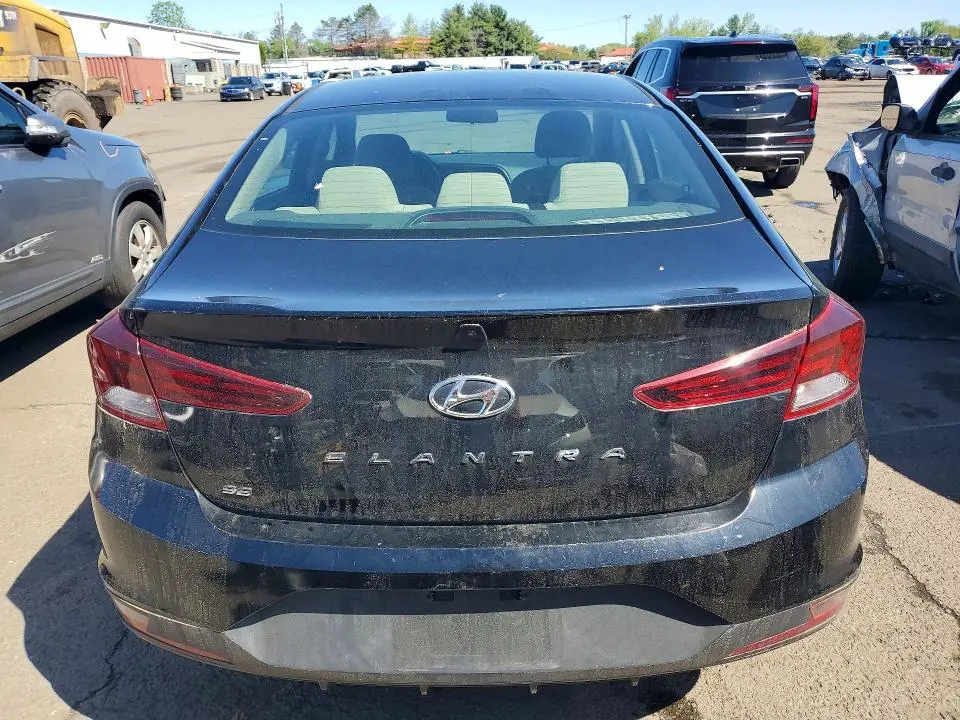 2019 HYUNDAI ELANTRA SE  
