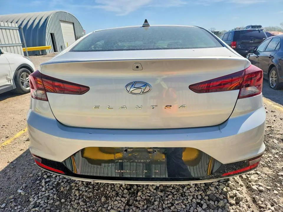 2019 HYUNDAI ELANTRA SEL  