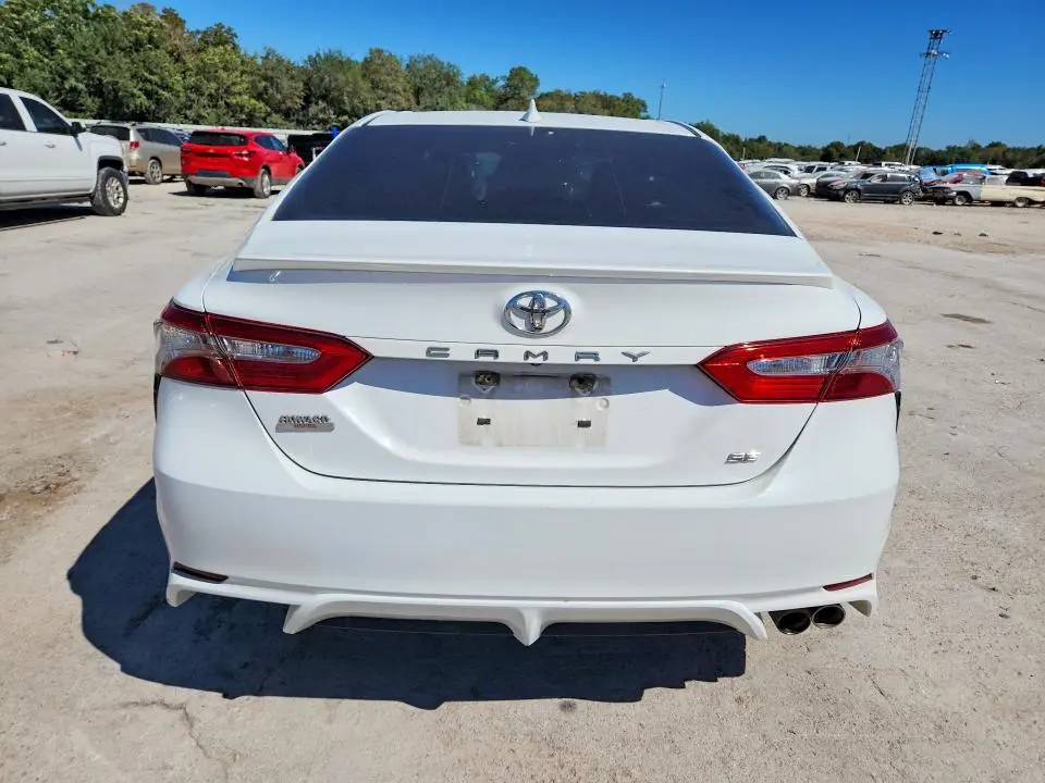 2019 TOYOTA CAMRY SE  