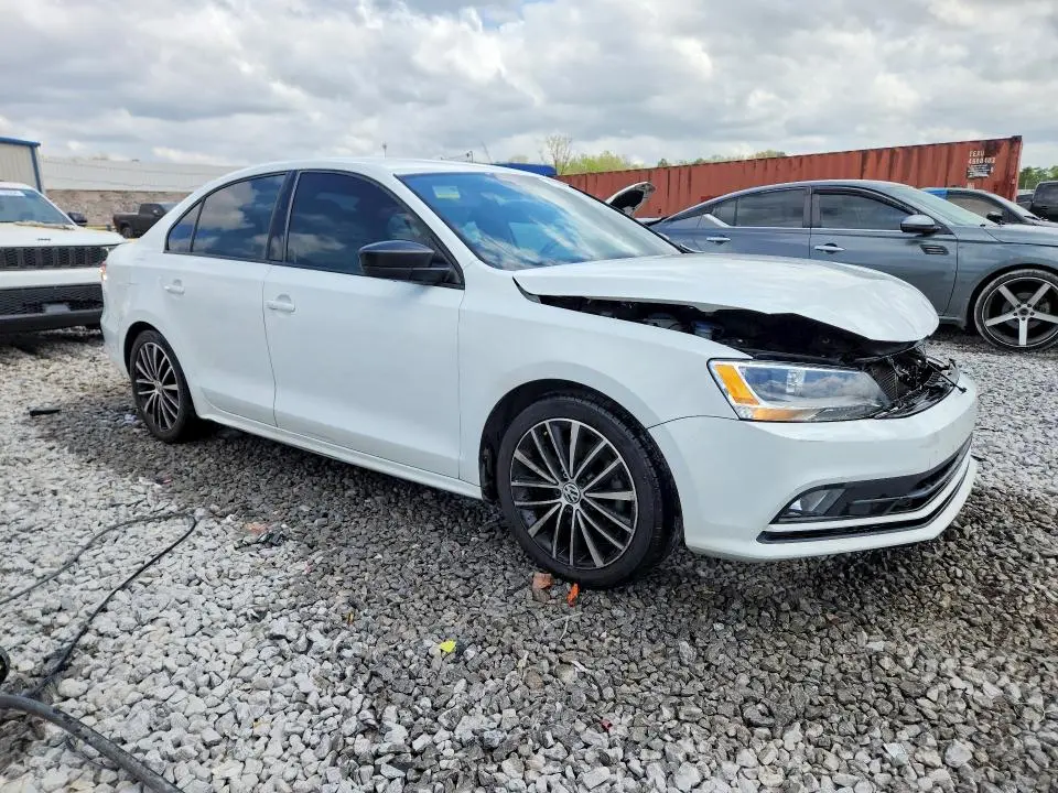 2016 VOLKSWAGEN JETTA SPORT  