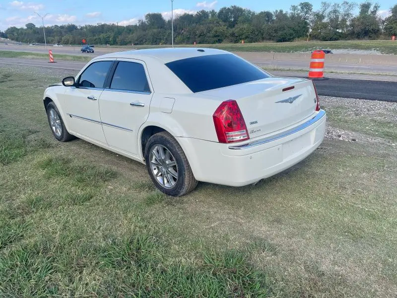 2010 CHRYSLER 300C   