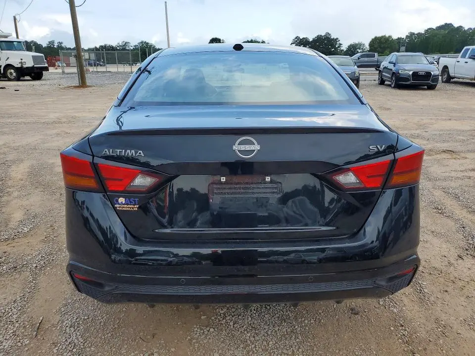 2024 NISSAN ALTIMA SV  