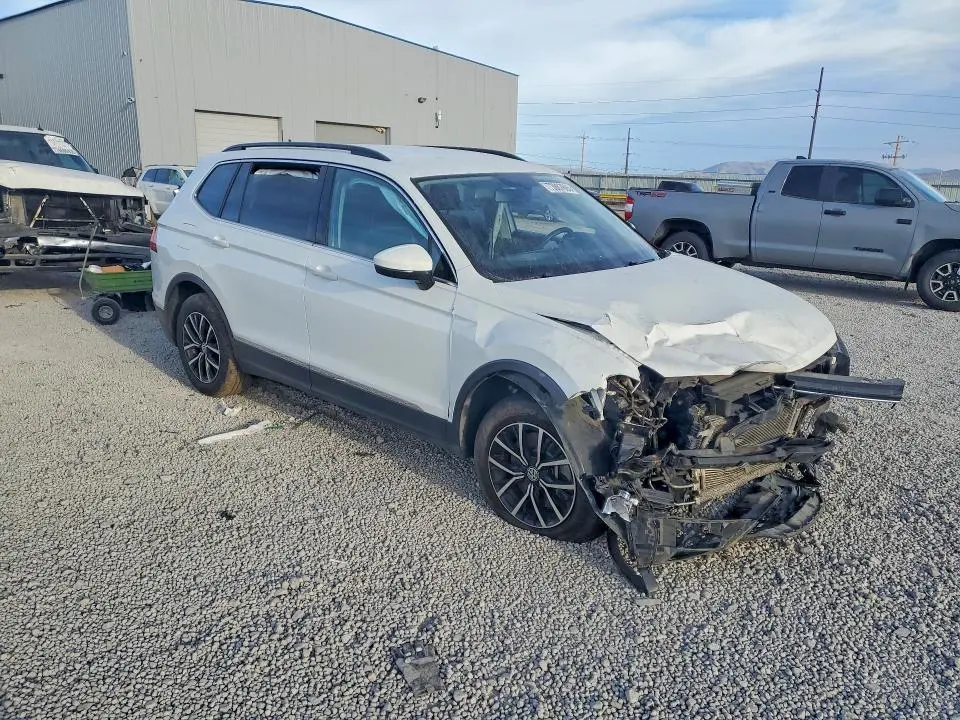 2021 VOLKSWAGEN TIGUAN SE  