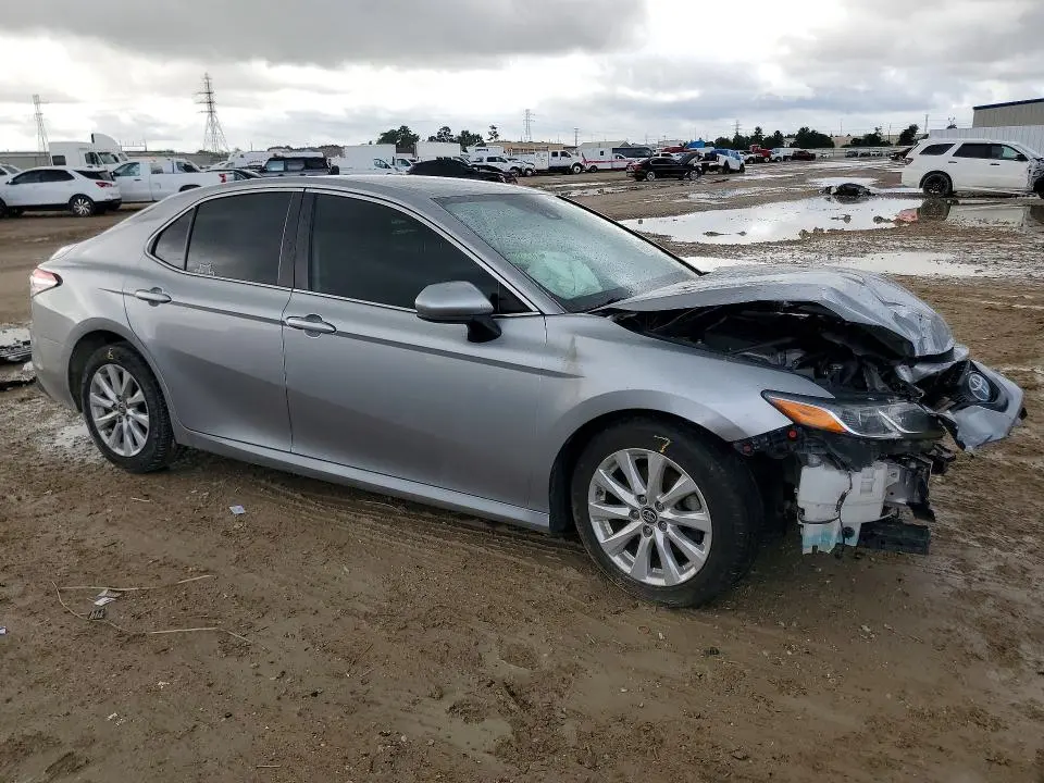 2019 TOYOTA CAMRY LE  