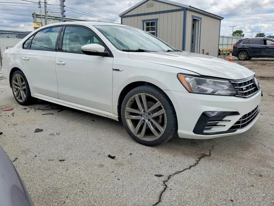 2018 VOLKSWAGEN PASSAT S  