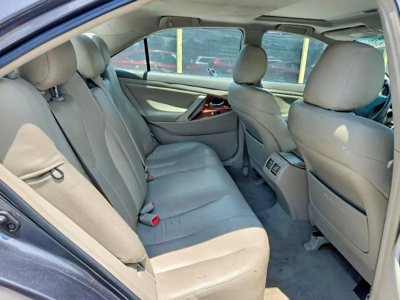 2010 TOYOTA CAMRY XLE  