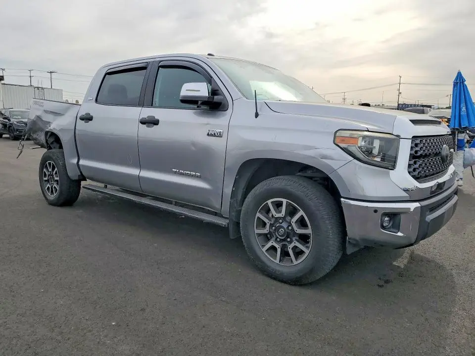 2018 TOYOTA TUNDRA CREWMAX SR5  