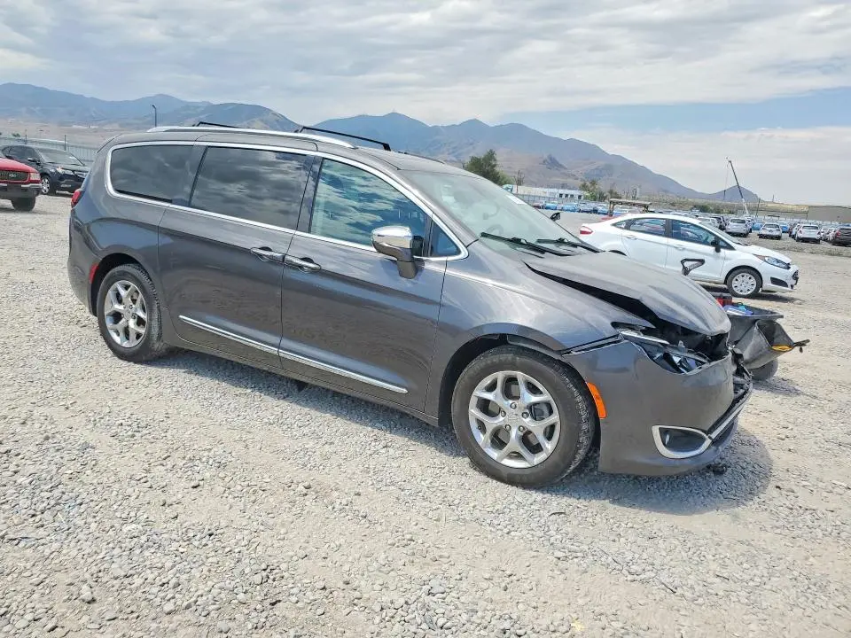 2018 CHRYSLER PACIFICA LIMITED  