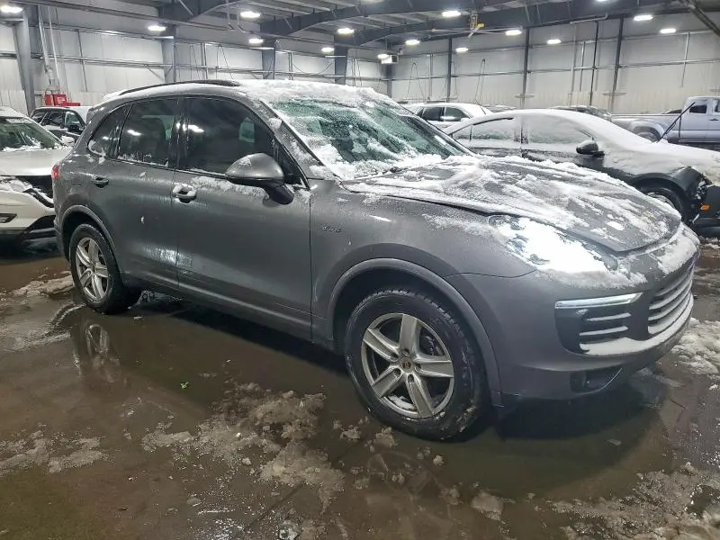 2015 PORSCHE CAYENNE   