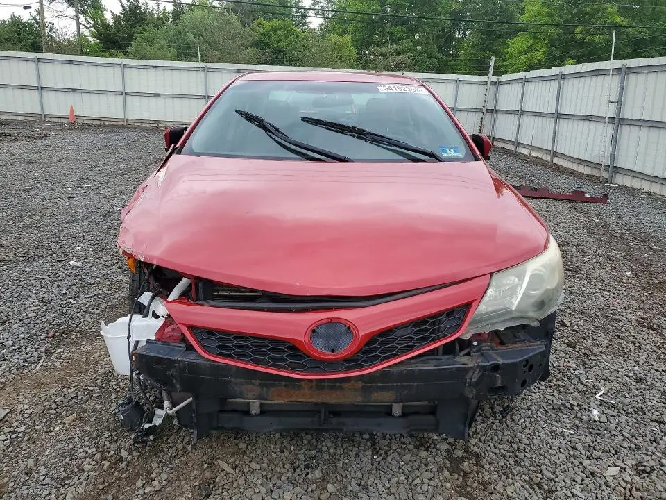 2014 TOYOTA CAMRY SE  