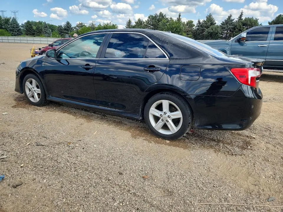2013 TOYOTA CAMRY SE  