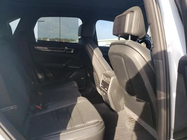 2019 PORSCHE CAYENNE   