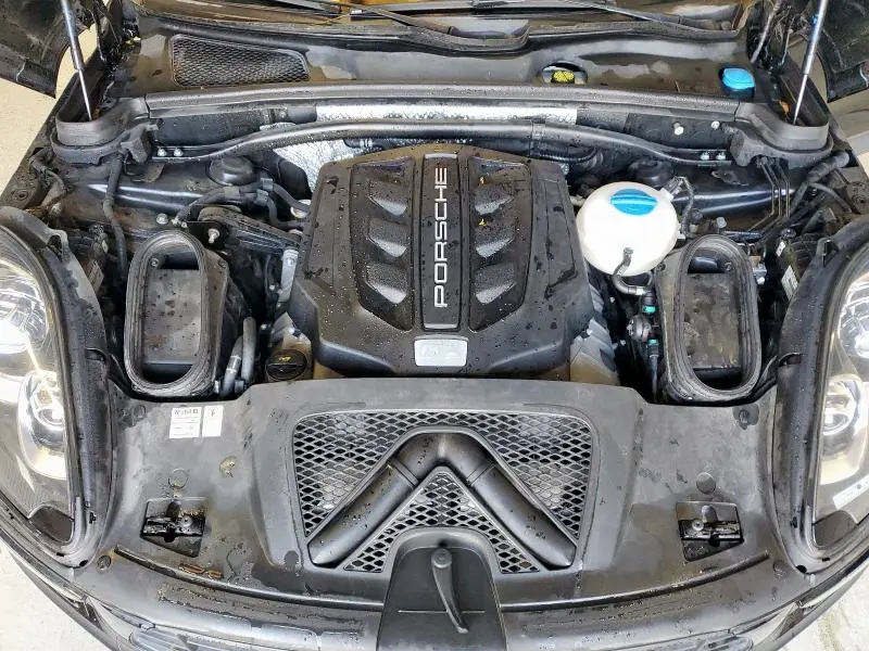 2018 PORSCHE MACAN S  