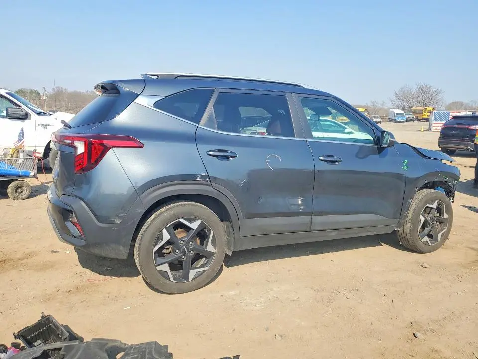 2024 KIA SELTOS EX  