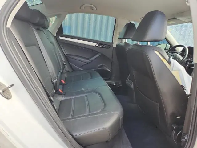 2012 VOLKSWAGEN PASSAT SE