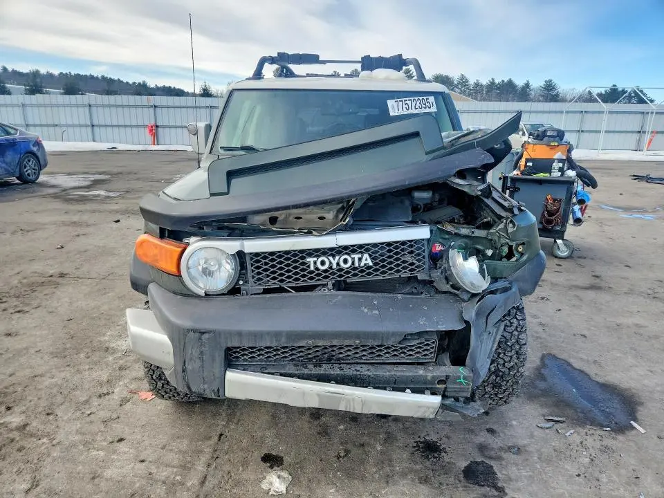 2013 TOYOTA FJ CRUISER   