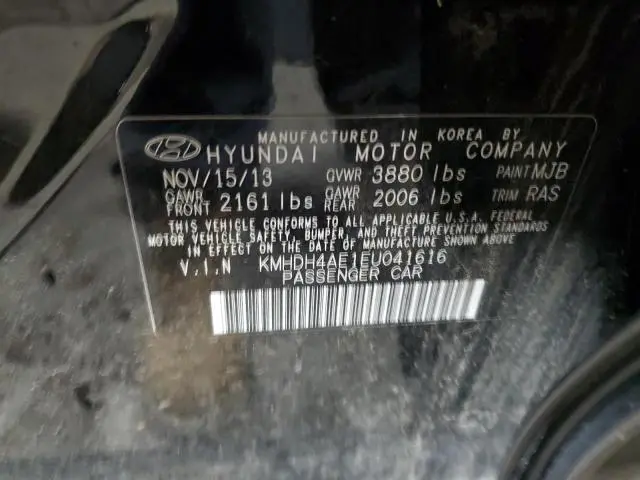 2014 HYUNDAI ELANTRA SE  