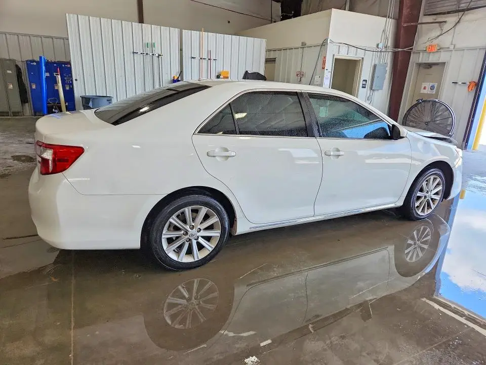 2014 TOYOTA CAMRY XLE  