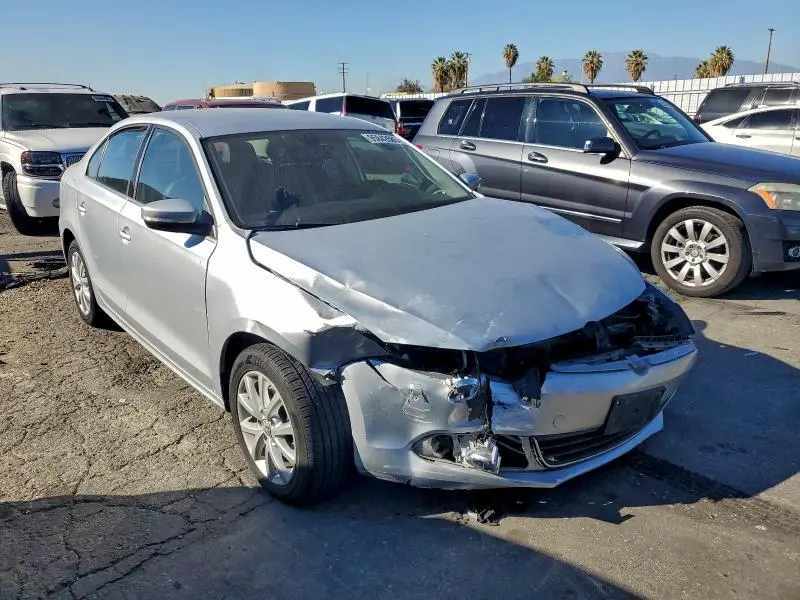 2014 VOLKSWAGEN JETTA SE  