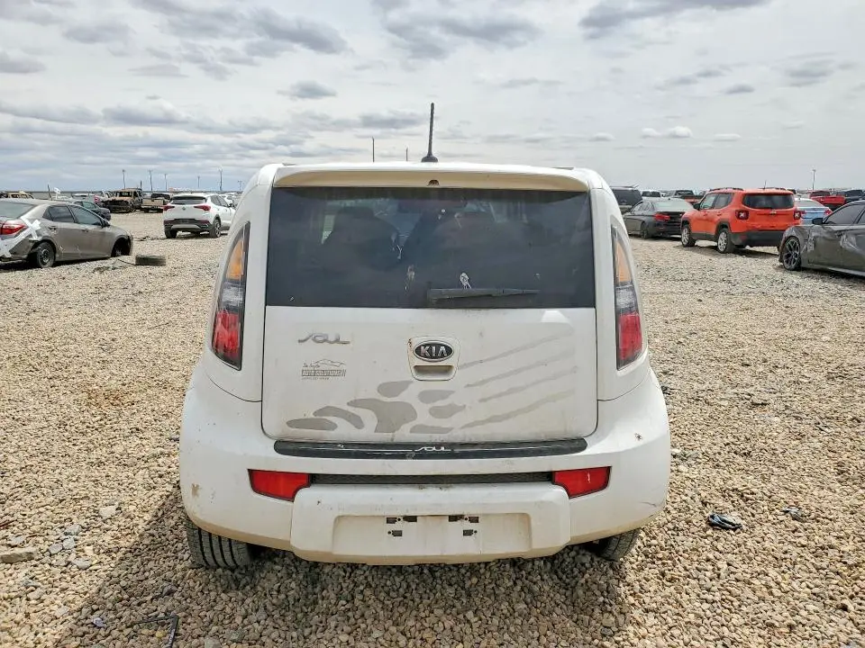 2011 KIA SOUL +  