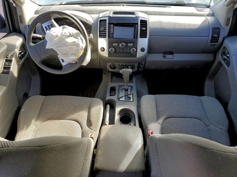 2015 NISSAN FRONTIER SV  