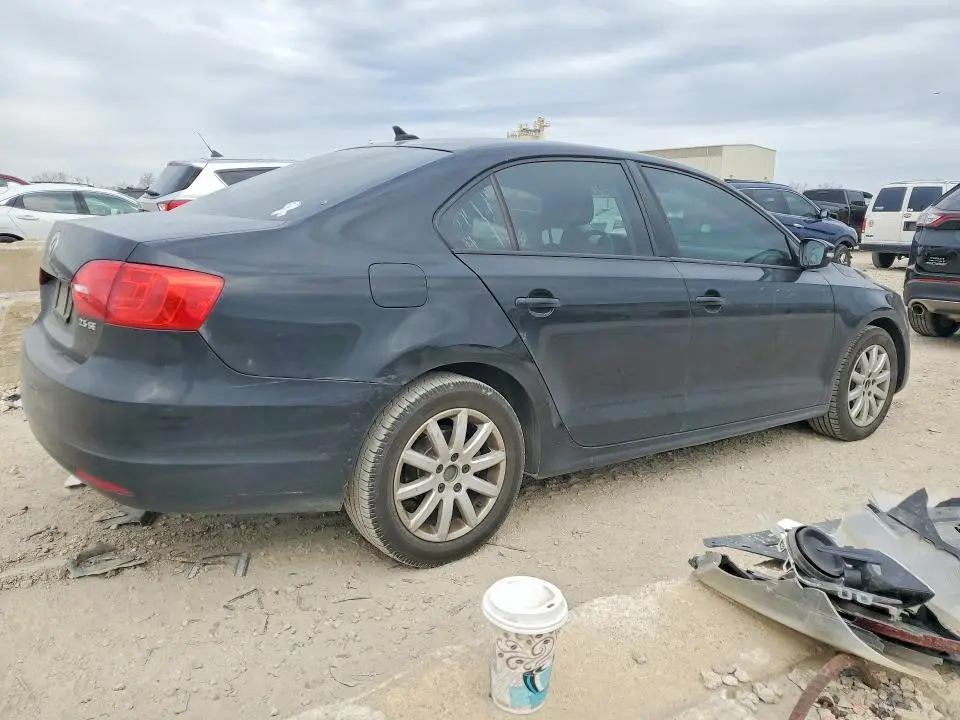 2012 VOLKSWAGEN JETTA SE  