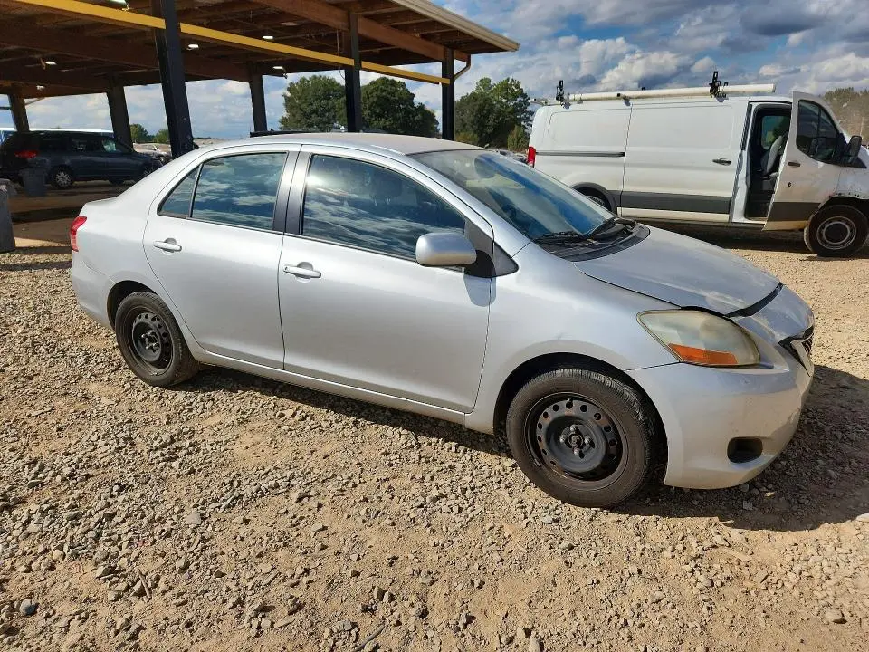 2010 TOYOTA YARIS BASE  