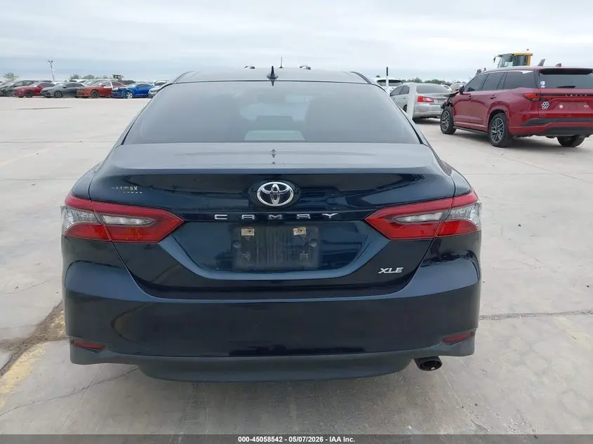 2021 TOYOTA CAMRY XLE