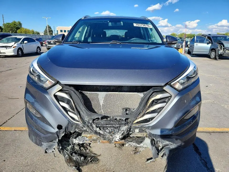 2017 HYUNDAI TUCSON SE PLUS  