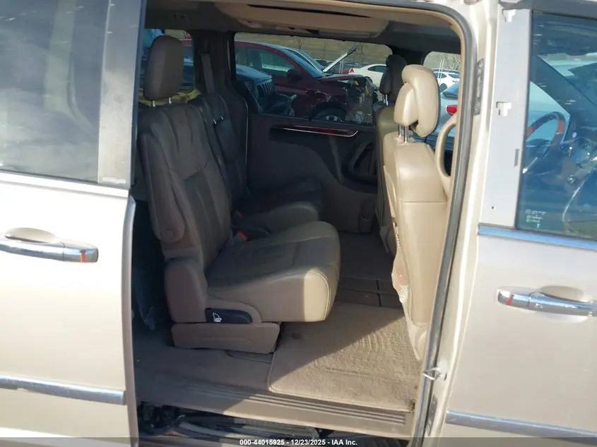 2013 CHRYSLER TOWN & COUNTRY LIMITED