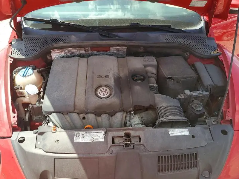 2013 VOLKSWAGEN BEETLE   
