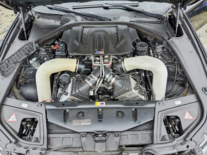 2013 BMW M5   