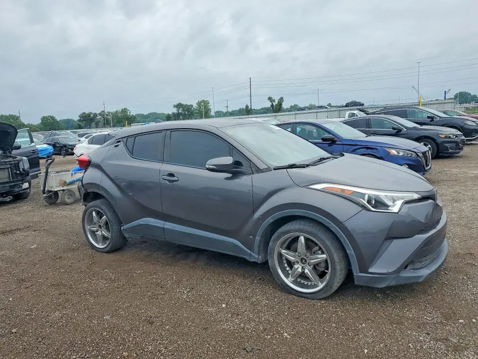 2019 TOYOTA C-HR LE  