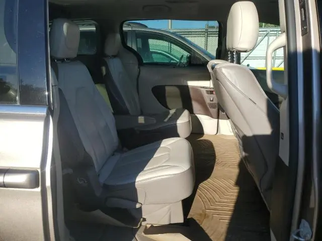 2017 CHRYSLER PACIFICA TOURING L PLUS  
