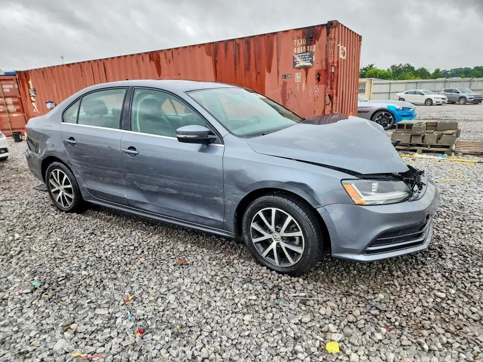 2017 VOLKSWAGEN JETTA SE  